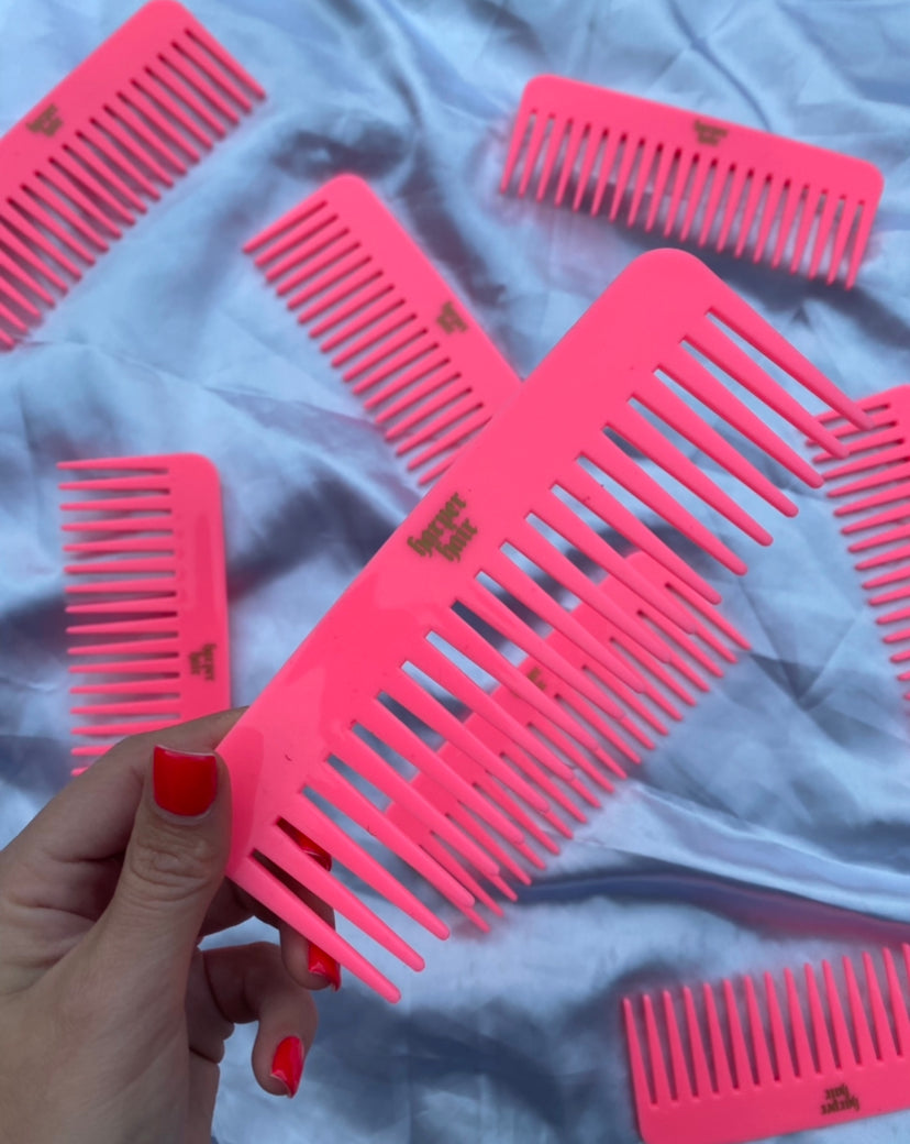 Hot Pink Waver Comb